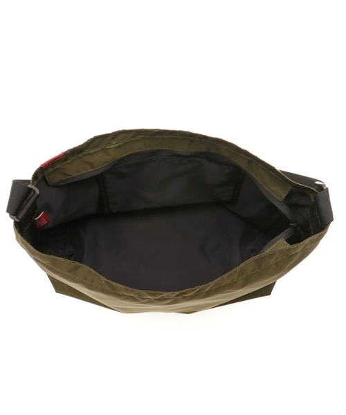 Manhattan Portage（マンハッタンポーテージ）の「Clearview Shoulder Bag Back Pocket 420D CORDURA ECO（ショルダーバッグ・メンズ・ブラック/ブラウン/カーキ・MEDIUM）」の8枚目の写真