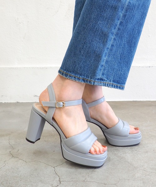 byあしながおじさん（バイアシナガオジサン）の「厚底ヒールアップサンダル 　8890895（サンダル・レディース・シルバー/ブラック/ライトブルー・S/M/L/LL）」の3枚目の写真
