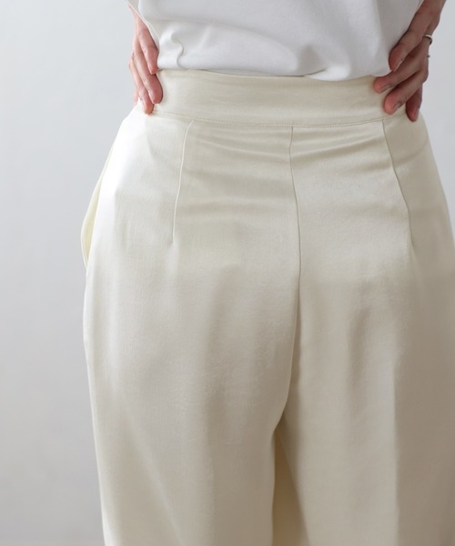 ENC（エンク）の「glossy satin pants / グロッシーサテンパンツ（その他パンツ・レディース・ダークブラウン/ミント/アイボリー・S/M）」の13枚目の写真