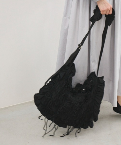 PERNA(ペルナ)の「リボンピローショルダーバッグ(トートバッグ・レディース・ブラック/ホワイト・FREE)」の9枚目の写真