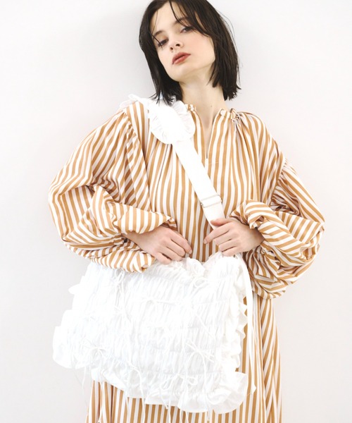 PERNA(ペルナ)の「リボンピローショルダーバッグ(トートバッグ・レディース・ブラック/ホワイト・FREE)」の13枚目の写真