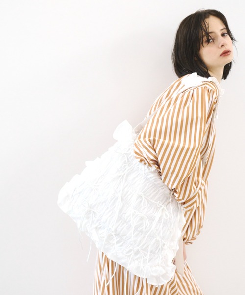 PERNA(ペルナ)の「リボンピローショルダーバッグ(トートバッグ・レディース・ブラック/ホワイト・FREE)」の14枚目の写真