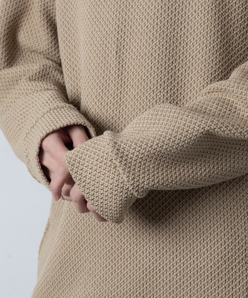 ato(アトウ)の「OVERSIZED RUSSEL JERSEY(ニット/セーター・メンズ・ベージュ/ブラック・48/46)」の13枚目の写真
