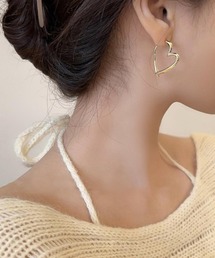 愛らしいハートデザインピアス