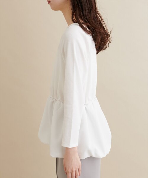 natural couture(ナチュラルクチュール)の「【大人ナチュ】バルーンヘム×リブトップス(Tシャツ/カットソー・レディース・オフホワイト/ブラック・FREE)」の13枚目の写真