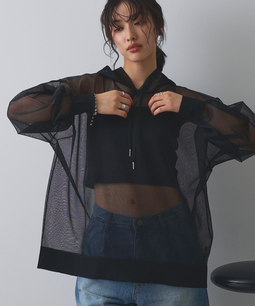 ELLEgirl(エルガール)の「シアーニットフード付プルオーバー(ニット/セーター・レディース・サックスブルー/ブラック/アイボリー・FREE)」の1枚目の写真