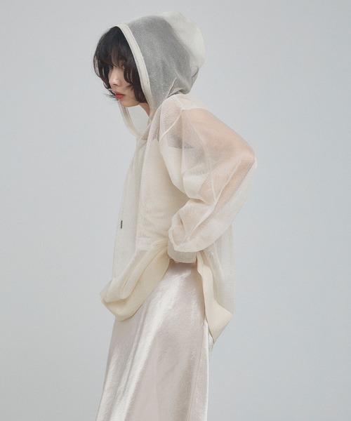 ELLEgirl(エルガール)の「シアーニットフード付プルオーバー(ニット/セーター・レディース・サックスブルー/ブラック/アイボリー・FREE)」の15枚目の写真