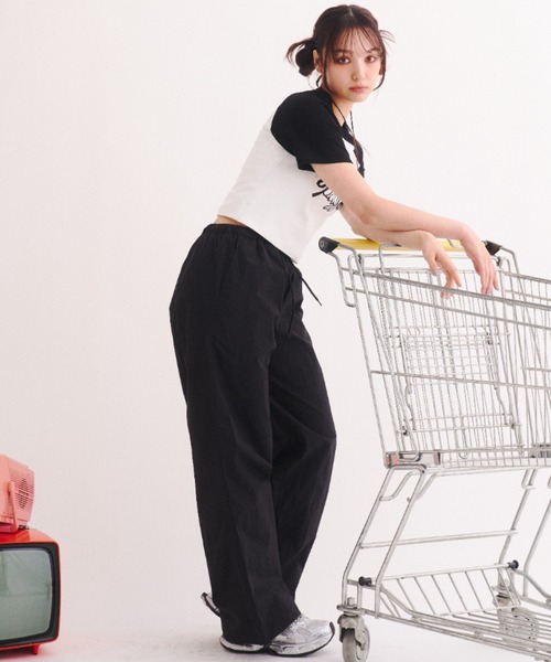 Poly Jam(ポリージャム)の「Side logo nylon pants / サイドロゴ ナイロンパンツ(その他パンツ・レディース・カーキ/ブラック・FREE)」の16枚目の写真