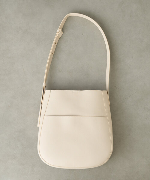 BIRTHDAY BAR（バースデイバー）の「シュリンクフェイクレザーラウンドショルダーバッグ（トートバッグ・レディース・ブラック/サンドベージュ/アイボリー・0）」の7枚目の写真