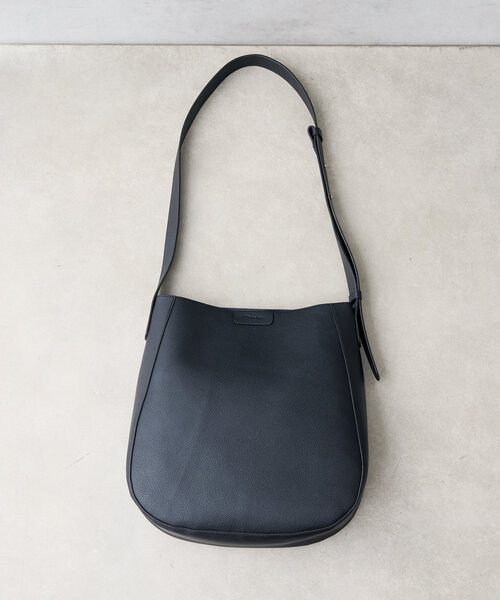 BIRTHDAY BAR（バースデイバー）の「シュリンクフェイクレザーラウンドショルダーバッグ（トートバッグ・レディース・ブラック/サンドベージュ/アイボリー・0）」の21枚目の写真