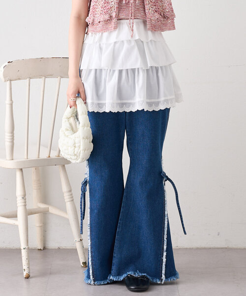 w closet（ダブルクローゼット）の「【2サイズ展開】フリンジフレアデニム（デニムパンツ・レディース・ブルー/インディゴブルー・0/1）」の3枚目の写真