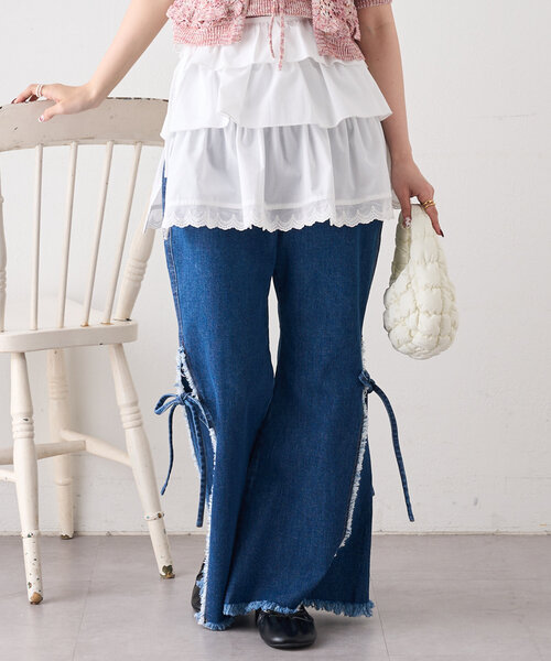 w closet（ダブルクローゼット）の「【2サイズ展開】フリンジフレアデニム（デニムパンツ・レディース・ブルー/インディゴブルー・0/1）」の4枚目の写真