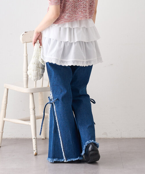 w closet（ダブルクローゼット）の「【2サイズ展開】フリンジフレアデニム（デニムパンツ・レディース・ブルー/インディゴブルー・0/1）」の8枚目の写真