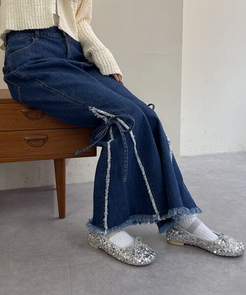 w closet（ダブルクローゼット）の「【2サイズ展開】フリンジフレアデニム（デニムパンツ・レディース・ブルー/インディゴブルー・0/1）」の21枚目の写真