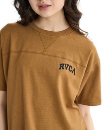 RVCA | RVCA レディース ARCH RVCA LOOSE FIT ST Tシャツ 【2025年夏モデル】/ルーカカレッジロゴバックプリント半袖Tシャツ(Tシャツ/カットソー)