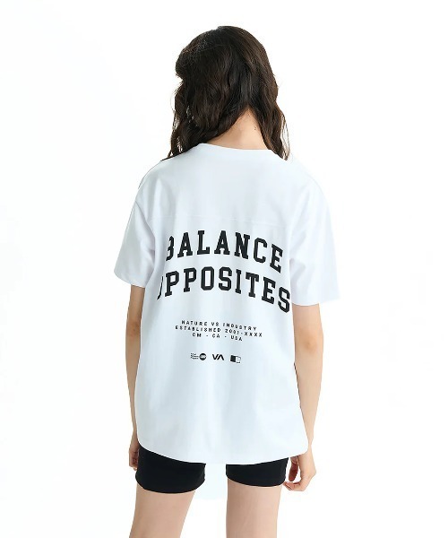 RVCA(ルーカ)の「RVCA レディース ARCH RVCA LOOSE FIT ST Tシャツ 【2025年夏モデル】/ルーカカレッジロゴバックプリント半袖Tシャツ(Tシャツ/カットソー・レディース・ブラウン系その他/ホワイト/ブラック・LARGE/SMALL/MEDIUM)」の4枚目の写真