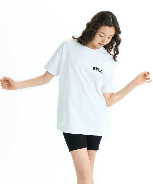RVCA(ルーカ)の「RVCA レディース ARCH RVCA LOOSE FIT ST Tシャツ 【2025年夏モデル】/ルーカカレッジロゴバックプリント半袖Tシャツ(Tシャツ/カットソー・レディース・ブラウン系その他/ホワイト/ブラック・LARGE/SMALL/MEDIUM)」の6枚目の写真