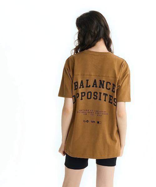 RVCA(ルーカ)の「RVCA レディース ARCH RVCA LOOSE FIT ST Tシャツ 【2025年夏モデル】/ルーカカレッジロゴバックプリント半袖Tシャツ(Tシャツ/カットソー・レディース・ブラウン系その他/ホワイト/ブラック・LARGE/SMALL/MEDIUM)」の12枚目の写真