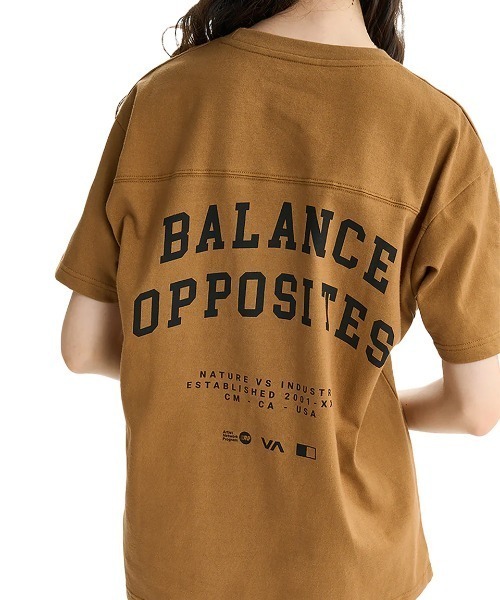 RVCA(ルーカ)の「RVCA レディース ARCH RVCA LOOSE FIT ST Tシャツ 【2025年夏モデル】/ルーカカレッジロゴバックプリント半袖Tシャツ(Tシャツ/カットソー・レディース・ブラウン系その他/ホワイト/ブラック・LARGE/SMALL/MEDIUM)」の13枚目の写真