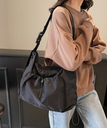 【大容量】ナイロンドロストシャーリングスクエアショルダーバッグ