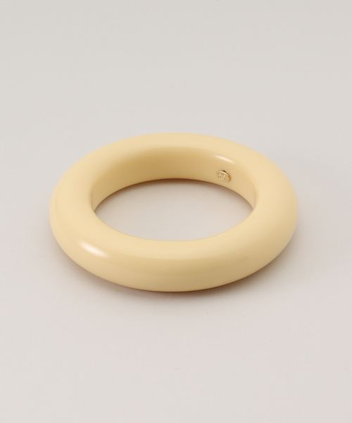 FRAMeWORK（フレームワーク）の「KENNETH JAY LANE round resin バングル（ブレスレット・レディース・ブラック/ブラウン/アイボリー・FREE）」の2枚目の写真