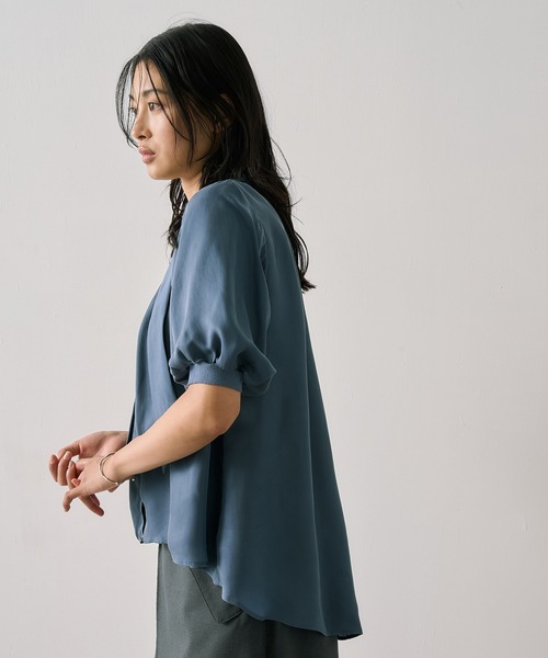 UNITED TOKYO(ユナイテッドトウキョウ)の「キュプラタックハーフスリーブブラウス|ウォッシャブル/オケージョン/オフィスカジュアル/春服(シャツ/ブラウス・レディース・ベージュ/オリーブ/ブルー/ブラウン/グリーン・FREE)」の12枚目の写真