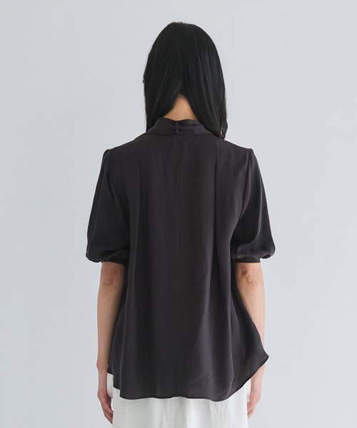 UNITED TOKYO(ユナイテッドトウキョウ)の「キュプラタックハーフスリーブブラウス|ウォッシャブル/オケージョン/オフィスカジュアル/春服(シャツ/ブラウス・レディース・ベージュ/オリーブ/ブルー/ブラウン/グリーン・FREE)」の15枚目の写真