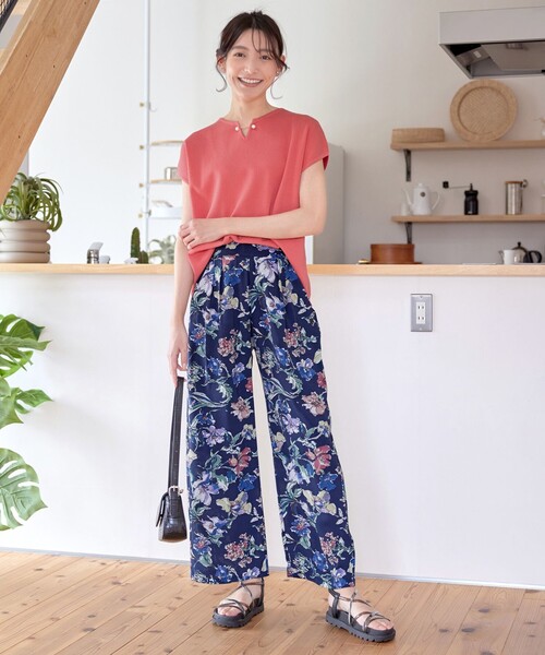 Tiaclasse(ティアクラッセ)の「アソートプリントワイドパンツ(その他パンツ・レディース・ブラック/グレイッシュベージュ/ネイビー・XL/XXL)」の3枚目の写真