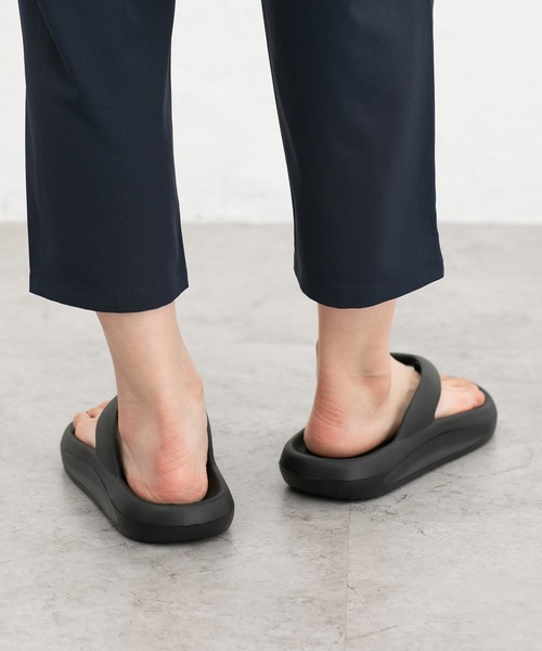 Honeys（ハニーズ）の「軽量トングサンダル（サンダル・レディース・ライトグレー系/アイボリー/ブラック・L/M/S）」の7枚目の写真