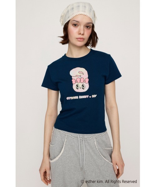 SLY(スライ)の「Esther Bunny x SLY PRINT T/SH エスターバニー スライ プリント Tシャツ 半袖 夏服(Tシャツ/カットソー・レディース・ネイビー/ホワイト・FREE)」の5枚目の写真