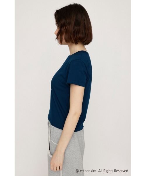 SLY(スライ)の「Esther Bunny x SLY PRINT T/SH エスターバニー スライ プリント Tシャツ 半袖 夏服(Tシャツ/カットソー・レディース・ネイビー/ホワイト・FREE)」の8枚目の写真
