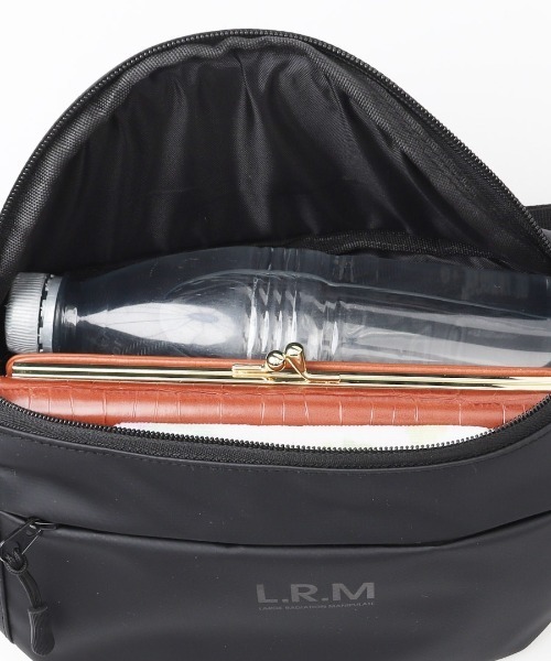 L.R.M(エルアールエム)の「L.R.M 隠しジップウエストバッグ(ボディバッグ/ウエストポーチ・レディース・ブラック系その他/ブラック・FREE)」の9枚目の写真