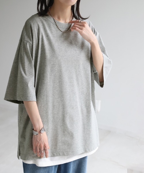 HUG.U(ハグユー)の「「体感 -2℃ !?」 接触冷感Tシャツ(Tシャツ/カットソー・レディース・ブラック/グレイッシュベージュ/オリーブ/ホワイト/ライトグレー/モスグリーン/レッド/ライトイエロー/ナチュラル/グレイッシュブルー・M/L)」の3枚目の写真