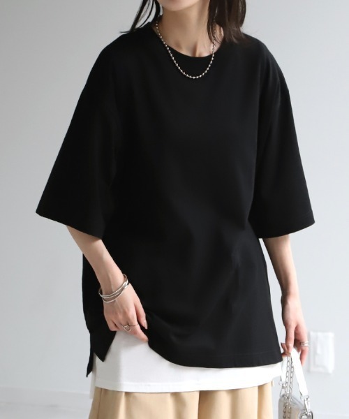HUG.U(ハグユー)の「「体感 -2℃ !?」 接触冷感Tシャツ(Tシャツ/カットソー・レディース・ブラック/グレイッシュベージュ/オリーブ/ホワイト/ライトグレー/モスグリーン/レッド/ライトイエロー/ナチュラル/グレイッシュブルー・M/L)」の2枚目の写真