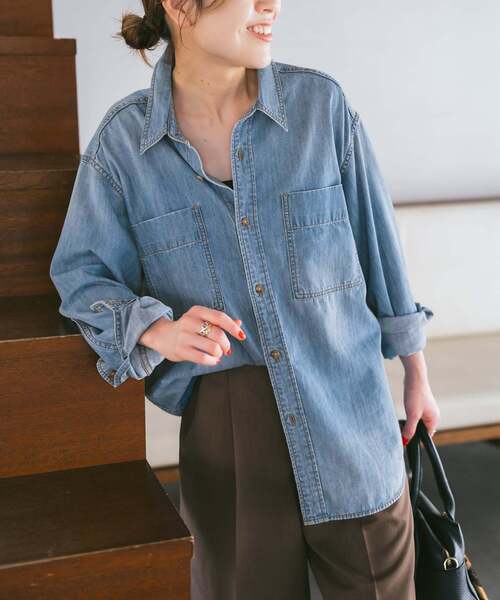 Spick & Span（スピックアンドスパン）の「《追加》ライトオンスデニムシャツ（シャツ/ブラウス・レディース・ブルー系その他/サックスブルー/ベージュ・FREE）」の5枚目の写真