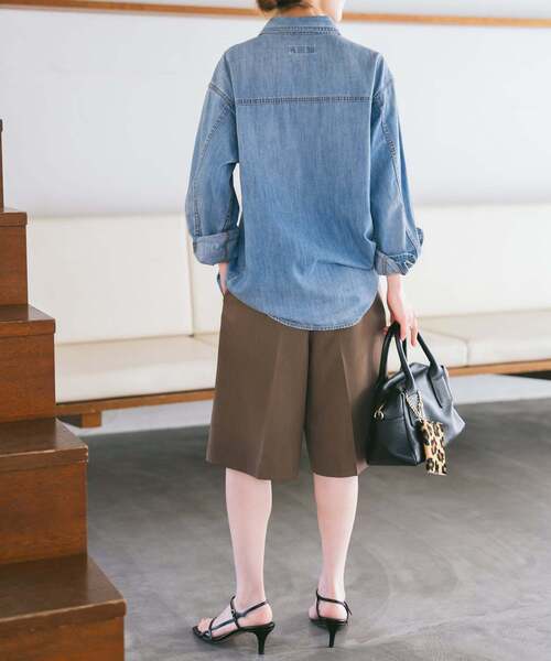 Spick & Span（スピックアンドスパン）の「《追加》ライトオンスデニムシャツ（シャツ/ブラウス・レディース・ブルー系その他/サックスブルー/ベージュ・FREE）」の9枚目の写真