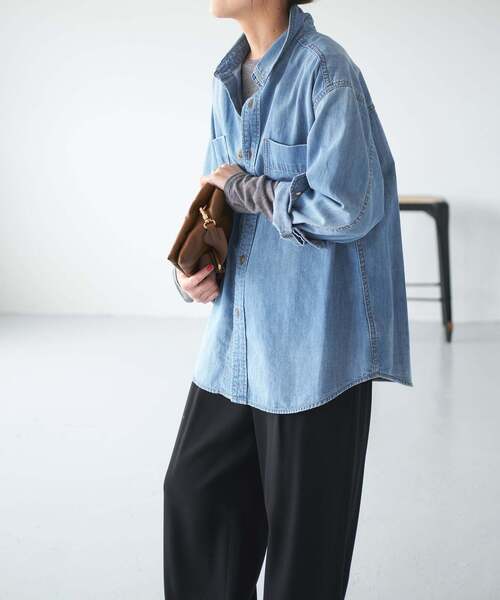 Spick & Span（スピックアンドスパン）の「《追加》ライトオンスデニムシャツ（シャツ/ブラウス・レディース・ブルー系その他/サックスブルー/ベージュ・FREE）」の13枚目の写真