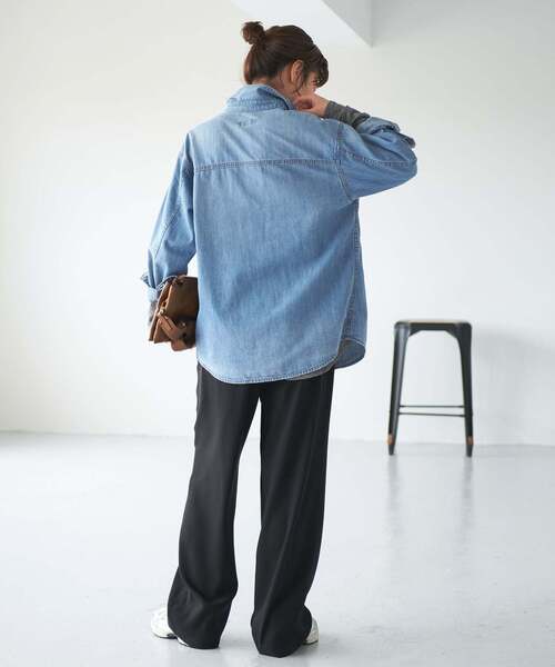 Spick and Spanスピックアンドスパン ライトオンスデニムシャツ Spick＆Span ブラウス シャツ 「追加」ライトオンスデニムシャツ