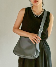 LEPSIM（レプシィム）の「フェイクレザーラウンドミドルバッグ　570605（ショルダーバッグ）」