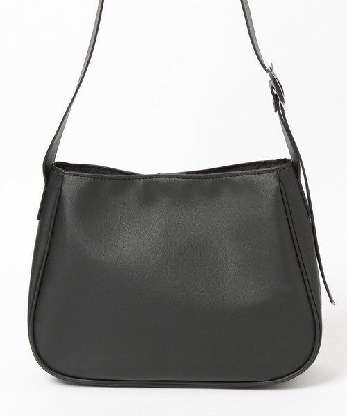 LEPSIM（レプシィム）の「フェイクレザーラウンドミドルバッグ　570605（ショルダーバッグ・レディース・ブラック/チャコールグレー/ベージュ・ONE SIZE）」の6枚目の写真