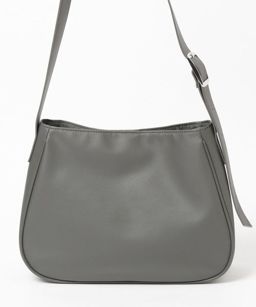 LEPSIM（レプシィム）の「フェイクレザーラウンドミドルバッグ　570605（ショルダーバッグ・レディース・ブラック/チャコールグレー/ベージュ・ONE SIZE）」の7枚目の写真