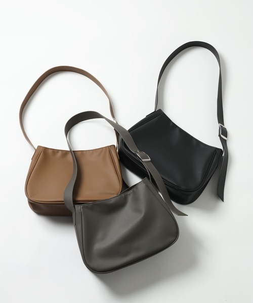 LEPSIM（レプシィム）の「フェイクレザーラウンドミドルバッグ　570605（ショルダーバッグ・レディース・ブラック/チャコールグレー/ベージュ・ONE SIZE）」の19枚目の写真