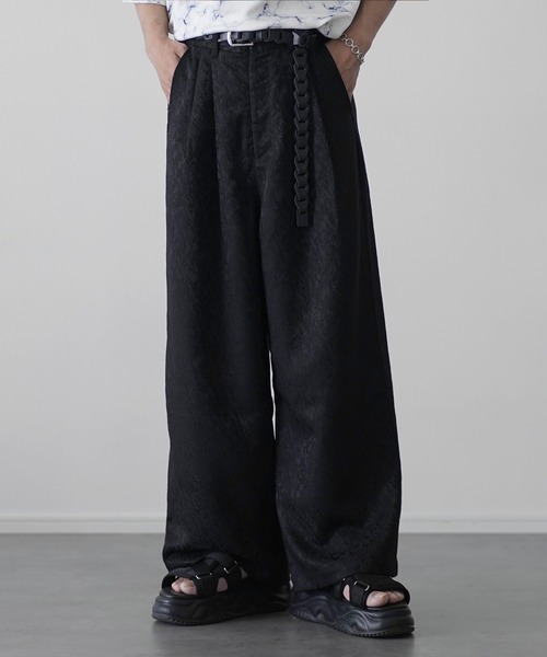 ETELIO（エテリオ）の「総柄ジャガード2タックワイドバギースラックス（スラックス・メンズ・チャコール/ブラック・S/M/L/XL）」の3枚目の写真