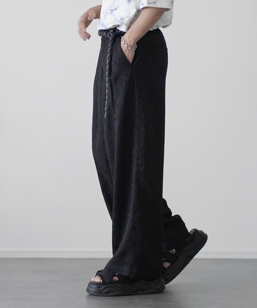 ETELIO（エテリオ）の「総柄ジャガード2タックワイドバギースラックス（スラックス・メンズ・チャコール/ブラック・S/M/L/XL）」の11枚目の写真