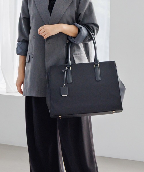 Jewelna Rose(ジュエルナローズ)の「OLバッグ・エト エアリィ 横型トートバッグ 16271(トートバッグ・レディース・グレイッシュベージュ/ライトピンク/ブラック・FREE)」の2枚目の写真