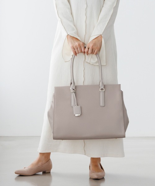 Jewelna Rose(ジュエルナローズ)の「OLバッグ・エト エアリィ 横型トートバッグ 16271(トートバッグ・レディース・グレイッシュベージュ/ライトピンク/ブラック・FREE)」の6枚目の写真