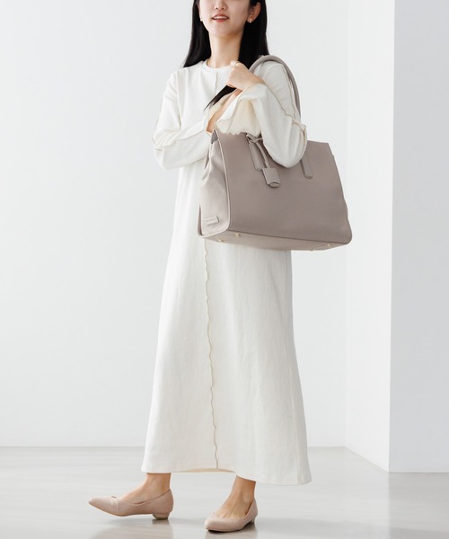 Jewelna Rose(ジュエルナローズ)の「OLバッグ・エト エアリィ 横型トートバッグ 16271(トートバッグ・レディース・グレイッシュベージュ/ライトピンク/ブラック・FREE)」の7枚目の写真