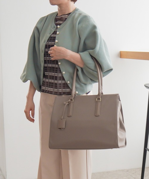 Jewelna Rose(ジュエルナローズ)の「OLバッグ・エト エアリィ 横型トートバッグ 16271(トートバッグ・レディース・グレイッシュベージュ/ライトピンク/ブラック・FREE)」の16枚目の写真