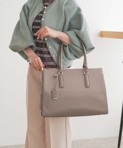 Jewelna Rose(ジュエルナローズ)の「OLバッグ・エト エアリィ 横型トートバッグ 16271(トートバッグ・レディース・グレイッシュベージュ/ライトピンク/ブラック・FREE)」の17枚目の写真