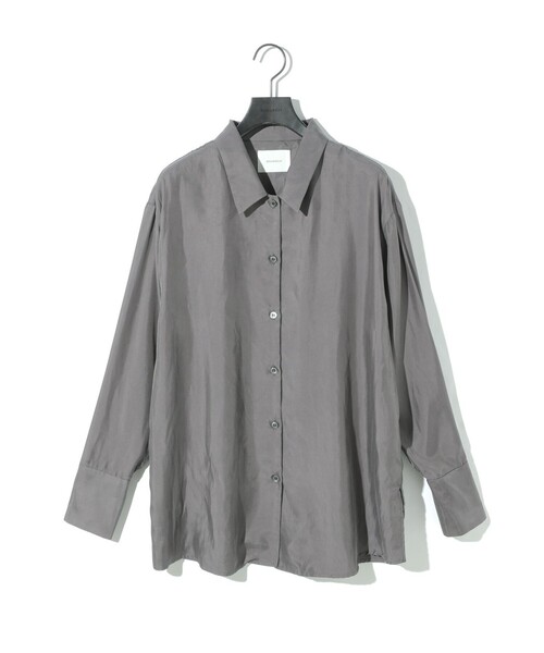 MIDIUMISOLID(ミディウミソリッド)の「MIDIUMISOLID for Ladies リラックスキュプラシャツ(シャツ/ブラウス・レディース・チャコールグレー/ブラック/ブラウン・FREE)」の4枚目の写真